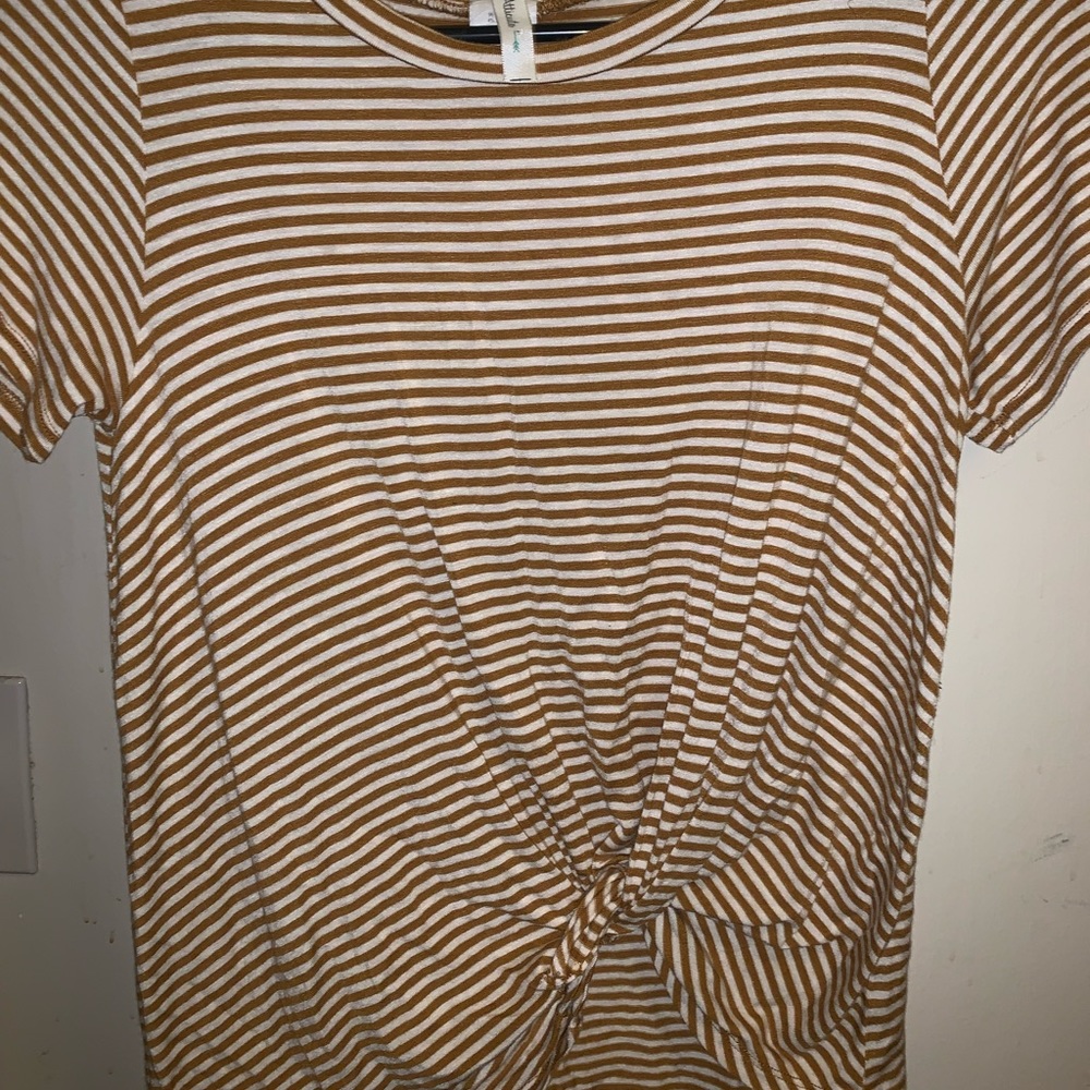 Shirts with one knot in front